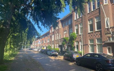 't Hoenstra. 9