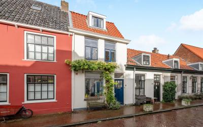 Doelenstraat 48