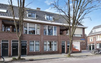 Van Bossest. 8