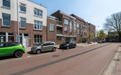 Adriaan Pau. 4