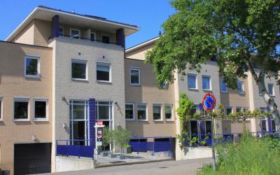 Hof van Azu. 42