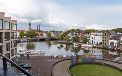 Plein Delft. 4