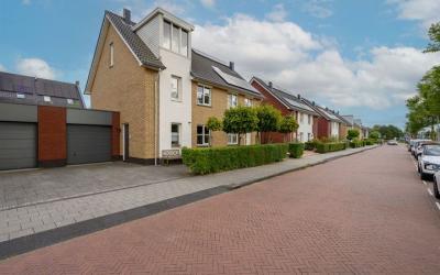 Parallelweg 57