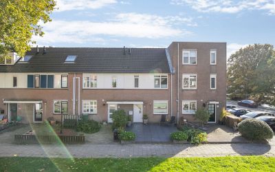 Groen-blauw. 78