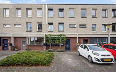 Hazerswoude. 67