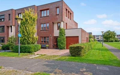 Hazerswoude. 16