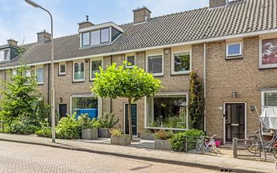 Leliestraat 32