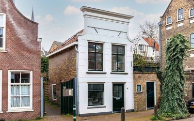 Achter de V. 39