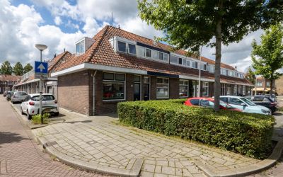 Constantijn. 57