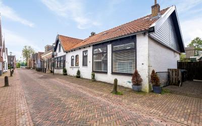 Dorpsstraat 23