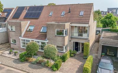 Burgemeester Huijbrechtstraat 27