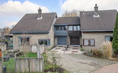 Aan de Dwar. 4