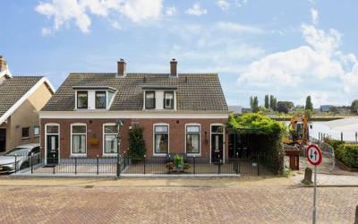 Dorpsstraat 42