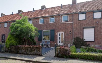 Adriaan G.. 45