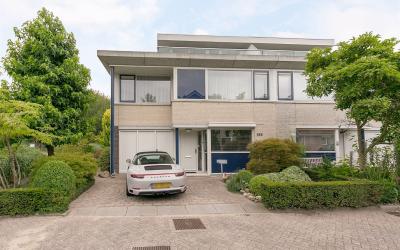 Willem-Alex. 105