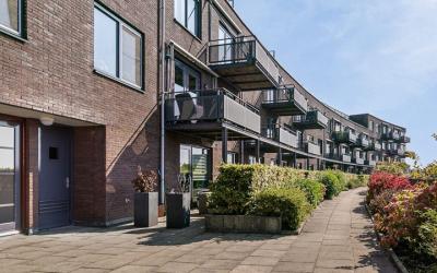 Van Ommeren. 57