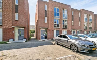 Van Ommeren. 26