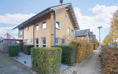 Van Koetsve. 4
