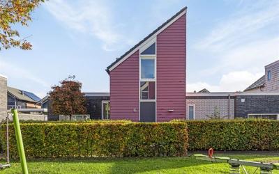 Van Koetsve. 6