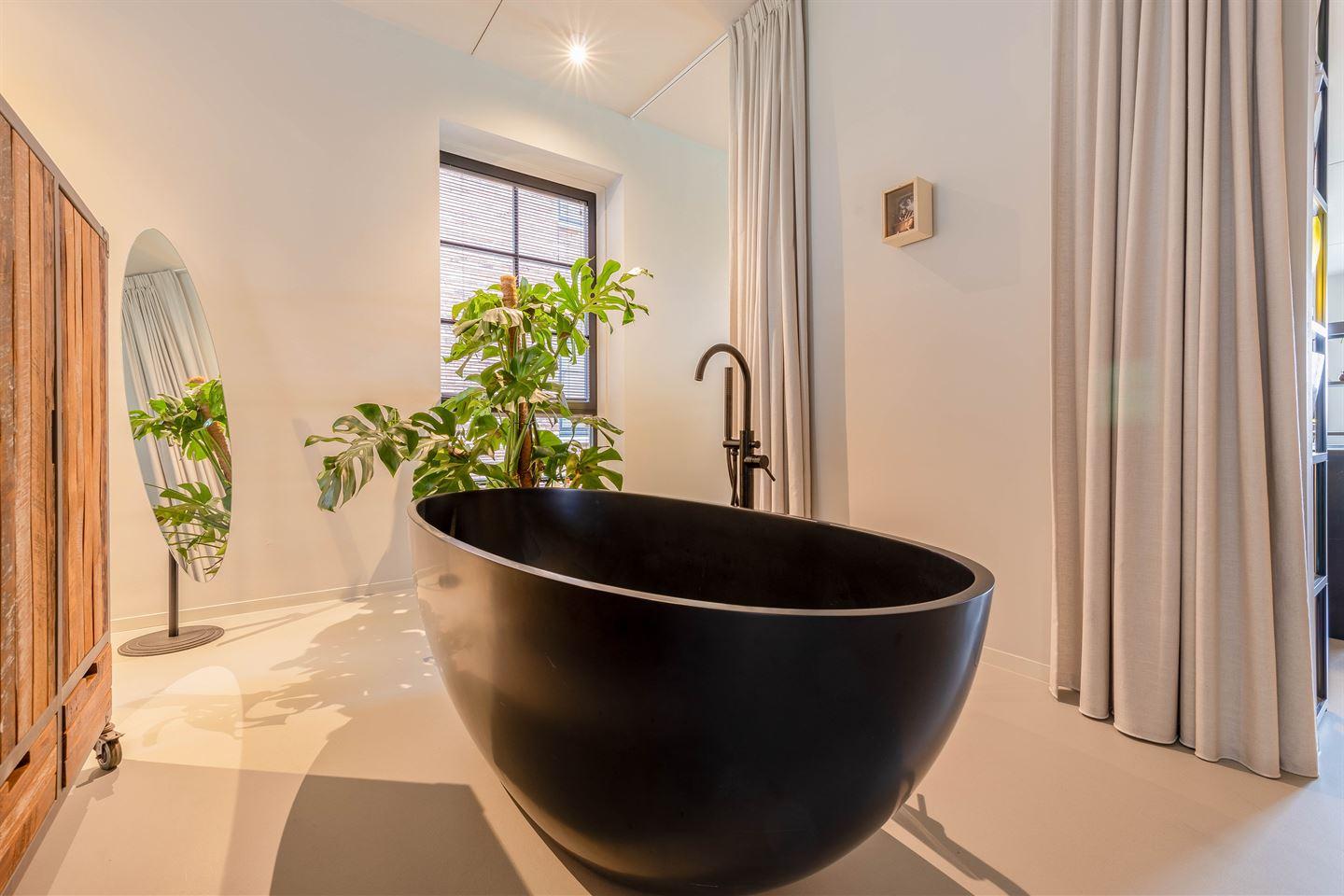 Appartement te koop: Abraham Tuschinskistraat 28, Rotterdam