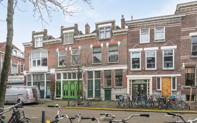 Van den Hoo. 21-A