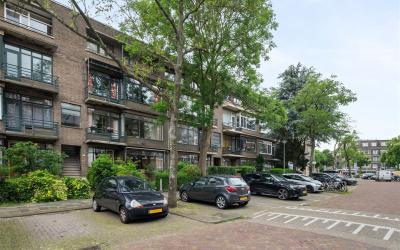Dresselhuys. 13-B