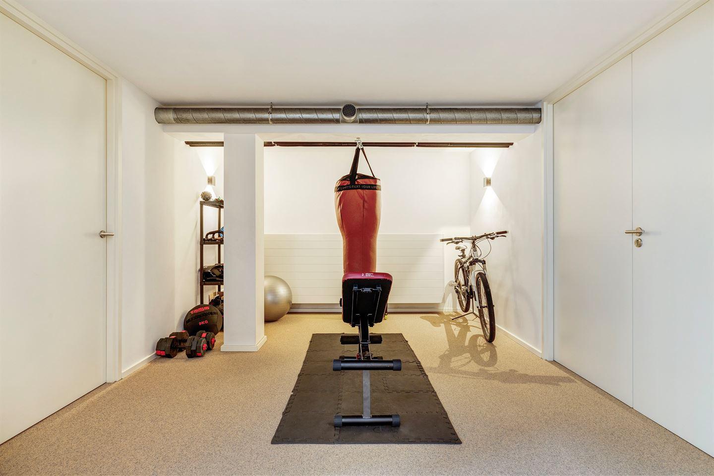 Appartement te koop: Overschieseweg 8A, Rotterdam