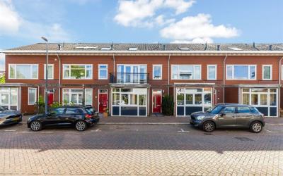 Piet van de. 28