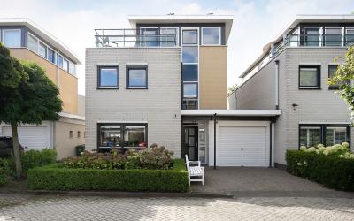 Ineke Sluit. 15