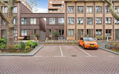 Parallelweg 82