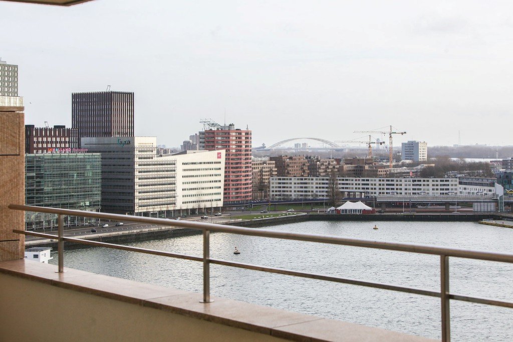 Appartement te huur: Van der Hoevenplein 61, Rotterdam