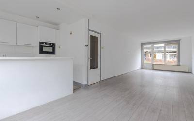 Nieuwenhoor. 104-B
