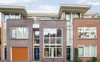 Oude Kerkhof 8