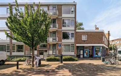 Newtonplein 77