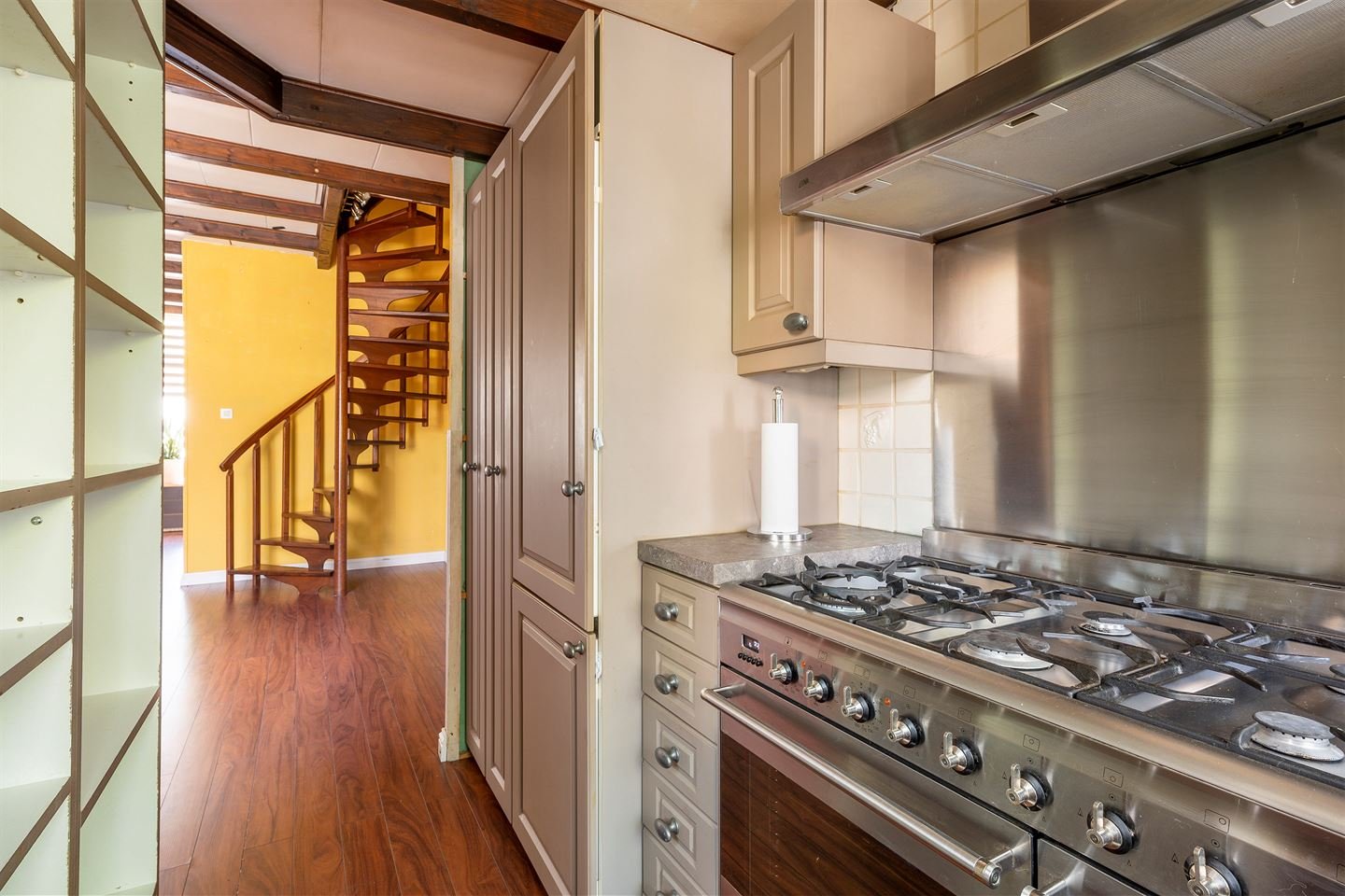Tussenwoning te koop: Nieuwe Maasstraat 40, Schiedam