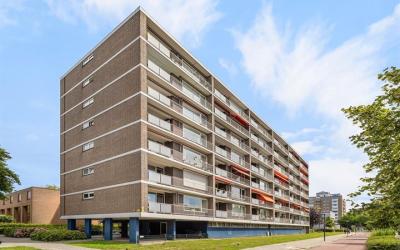 Bernard Zwe. 70