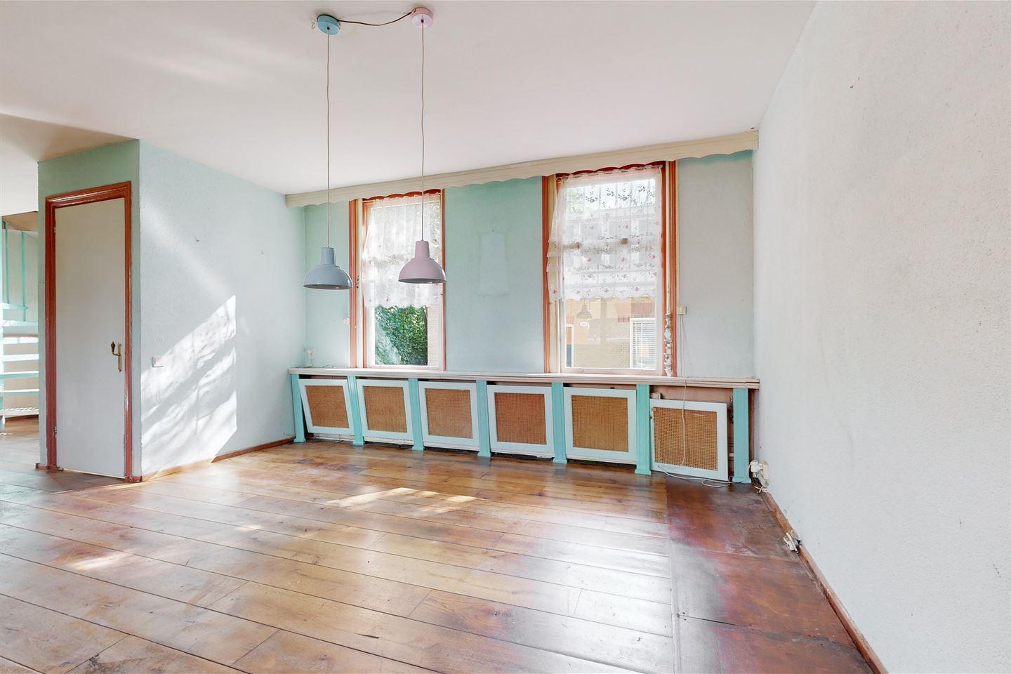 Twee-onder-één-kap te koop: Dorpsstraat 189, Hoogvliet Rotterdam
