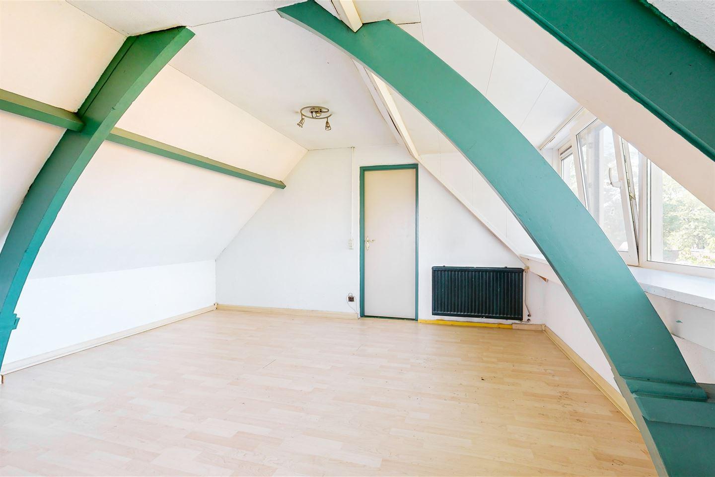 Twee-onder-één-kap te koop: Dorpsstraat 189, Hoogvliet Rotterdam