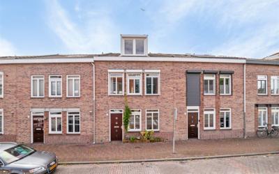 Eerste Heul. 6