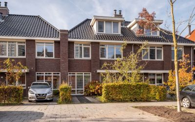 Arnout van. 32
