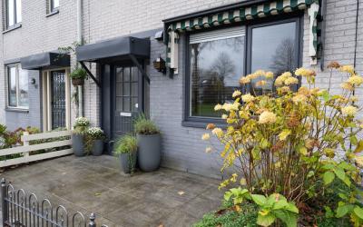 Mies van Oo. 40