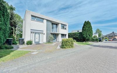 Mien Sneevl. 6