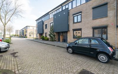 Else van de. 21