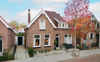 Christiaan. 28