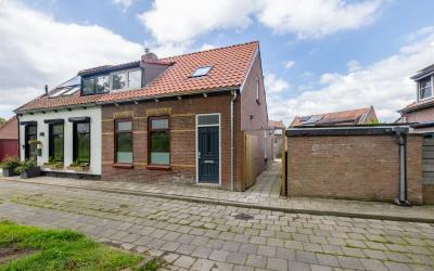 Beneden Mol. 30