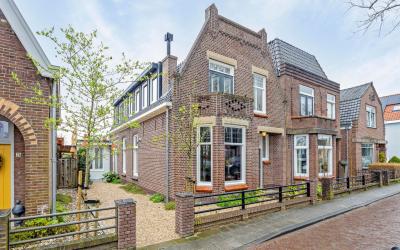 Koninginnew. 76