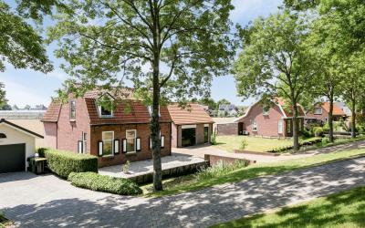 Oosteinde 27