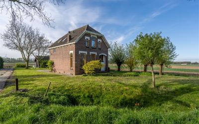 Middelsluis. 94