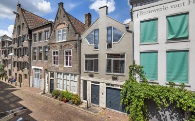 Hoge Nieuws. 25