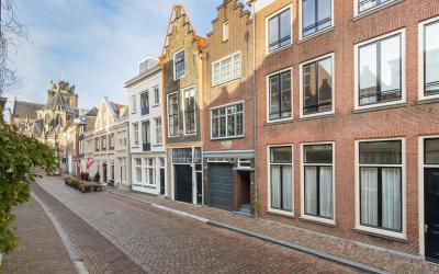 Grotekerksbuurt 27